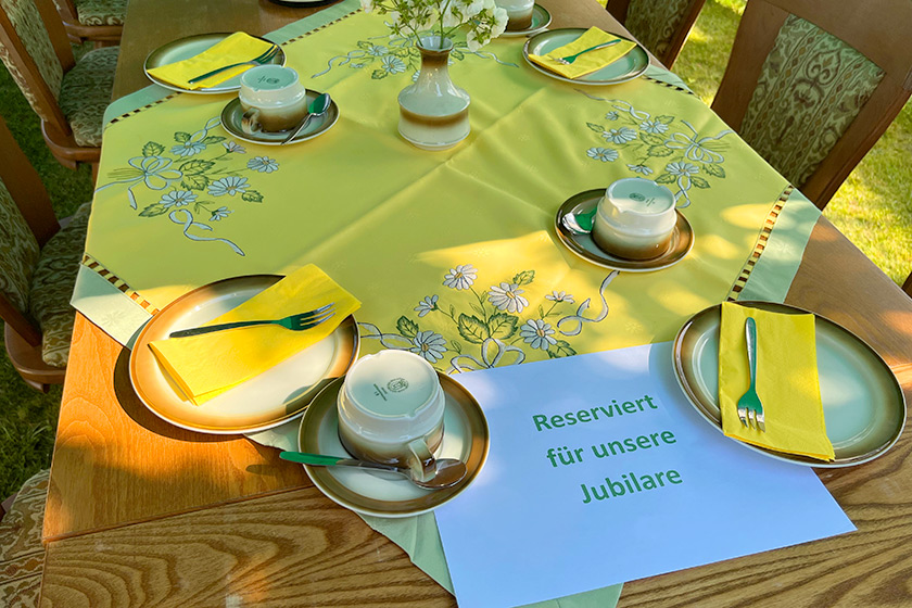 2024_08_25_Jubilaeums-Tisch Kleingartenverein Werder: Tisch für die Jubilare